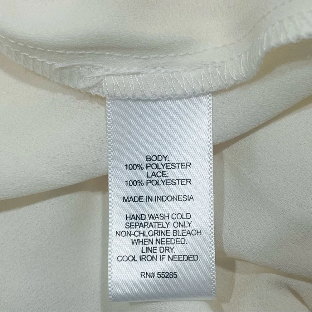 Express Cream Cutout Blouse NWT - Picture 4 of 4